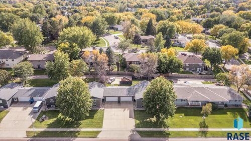 405 407 E 57th St Street, Sioux Falls, SD, 57108 | Card Image