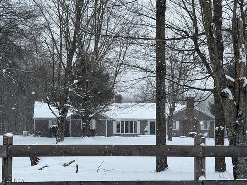 2655 Tibbetts Wick Rd, Hubbard, OH, 44425-2712 | Card Image