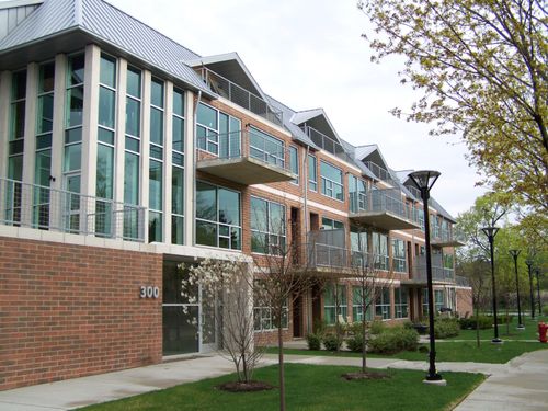 204-300 Hamilton St, Plymouth, MI, 48170-7202 | Card Image