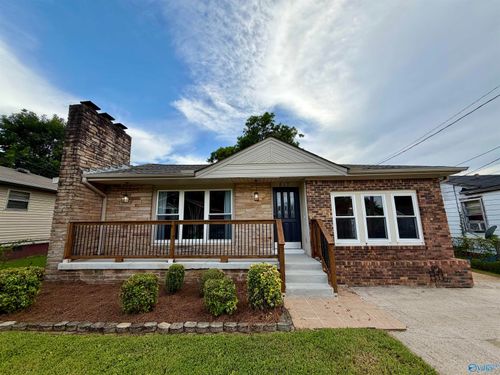 817 E 16th St, Sheffield, AL, 35660-6477 | Card Image
