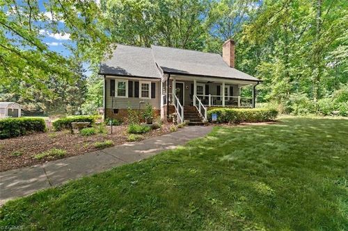 5750 Stanleyville Dr, Winston Salem, NC, 27105-9624 | Card Image
