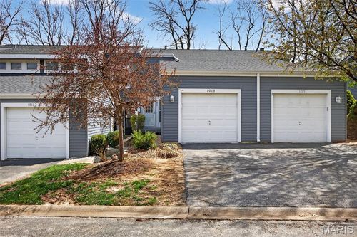 1013 Fairways Dr, Lake St Louis, MO, 63367-2402 | Card Image