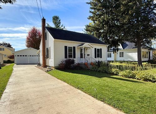 115 E Griswold Street, Ripon, WI, 54971 | Card Image