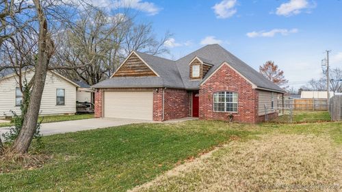 315 Oak St, Skiatook, OK, 74070-2227 | Card Image