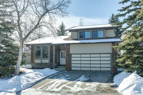 571 Woodside Pl Sw, Calgary, AB, T2W3J9 | Card Image