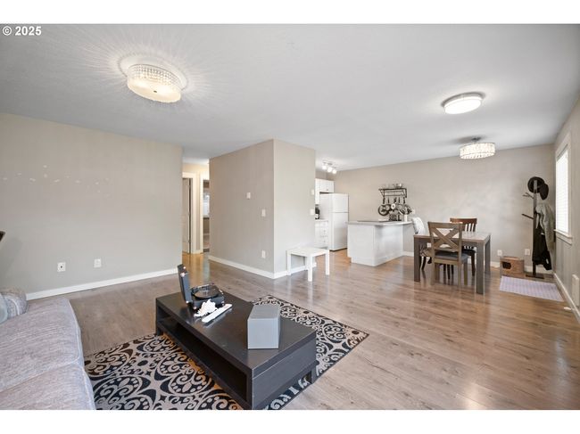 5582 Sw Murray Blvd, Condo with 2 bedrooms, 1 bathrooms and null parking in Beaverton OR | Image 4
