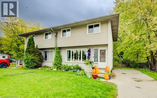 151 Franklin St N, Kitchener, ON, N2A1Y3 | Card Image
