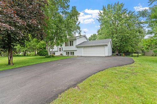 4366 Greenhaven Dr, Vadnais Heights, MN, 55127-3529 | Card Image