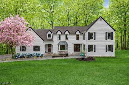 31 Warren Cutting, Chester, NJ, 07930-2728 | Card Image