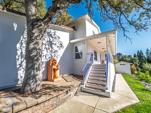 2520 Snow Ln, Redding, CA, 96003-3419 | Card Image