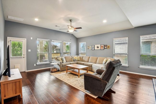7909 Sunrise Ravine Pass, House other with 4 bedrooms, 3 bathrooms and 4 parking in Lago Vista TX | Image 4