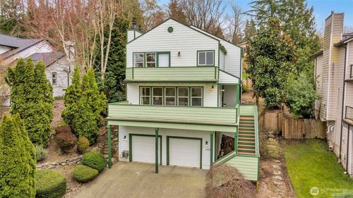 10518 157th Avenue Ne, Redmond, WA, 98052 | Card Image