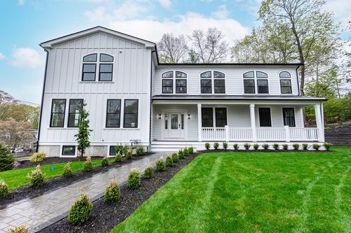 2 Atherton Rd, Winchester, MA, 01890-3402 | Card Image