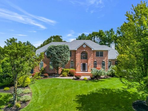5 Westwood Ct, Warren, NJ, 07059-2704 | Card Image