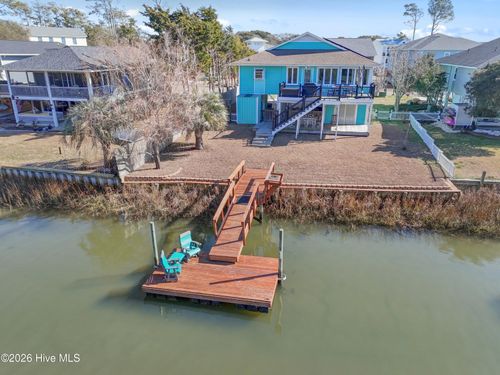 205 Sw 15th St, Oak Island, NC, 28465-7306 | Card Image