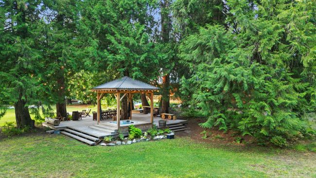 1710 Highway 99, House other with 7 bedrooms, 5 bathrooms and null parking in Pemberton BC | Image 6