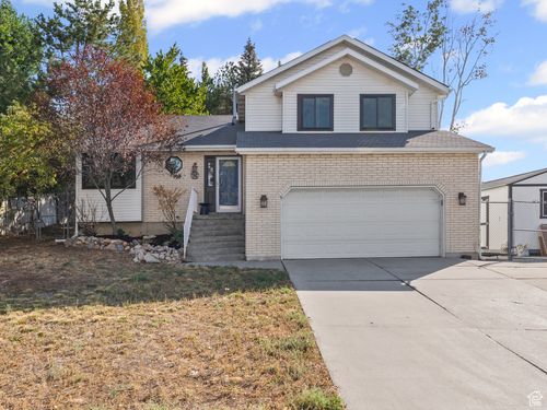 1896 Gyrfalcon Dr, Sandy, UT, 84092-3930 | Card Image