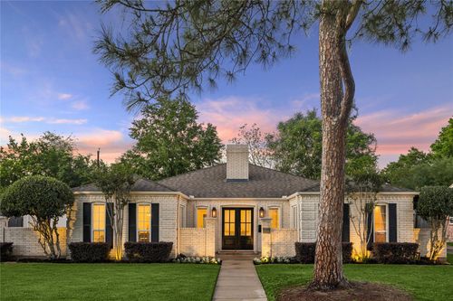10702 Russett Dr, Houston, TX, 77042-1125 | Card Image