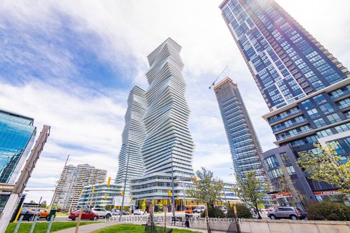 2112-3900 Confederation Pky, Mississauga, ON, L5B0M3 | Card Image