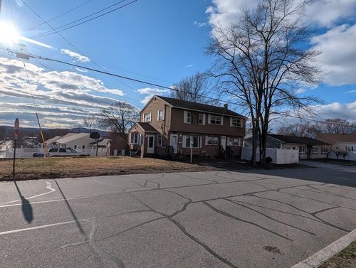 107 S Wilson St, Manchester, NH, 03103-4628 | Card Image