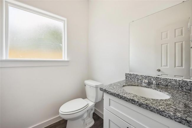 Half bath | Image 15