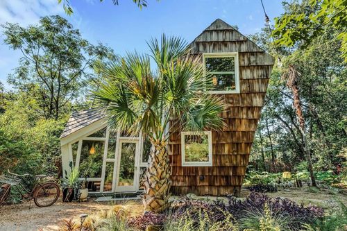 1704 Singleton Ave, Austin, TX, 78702-1440 | Card Image