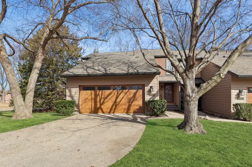 4900 W Park Dr, West Des Moines, IA, 50266-4946 | Card Image