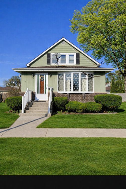 7710 W 66th St, Bedford Park, IL, 60501-2422 | Card Image