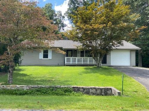 484 Meadows Rd, Sparta, TN, 38583-3976 | Card Image