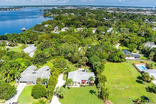 518 Sw North Carolina Dr, Stuart, FL, 34994-7262 | Card Image