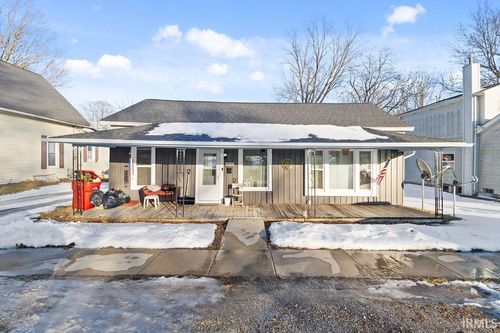 301 S Washington St, Pierceton, IN, 46562-9349 | Card Image
