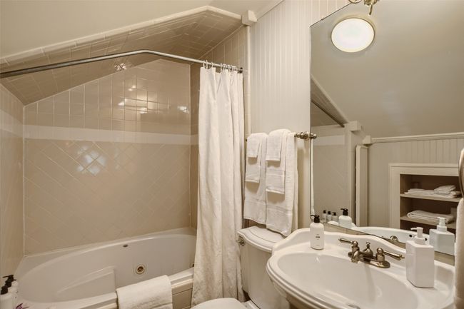 Mother In Law Suite Bathroom | Image 31