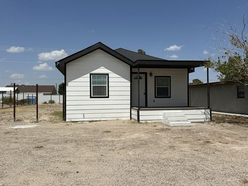 1004 W Sherer St, Fort Stockton, TX, 79735-7431 | Card Image