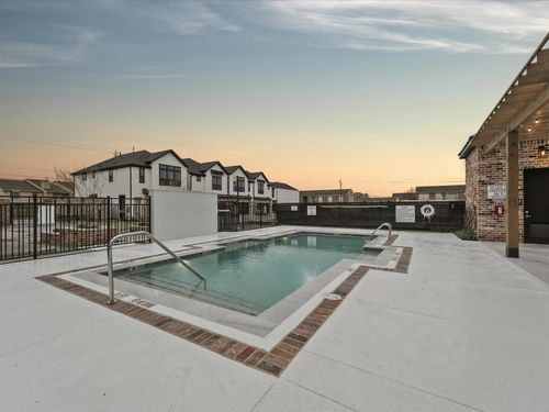 9221 Washington Ave, Houston, TX, 77007 | Card Image