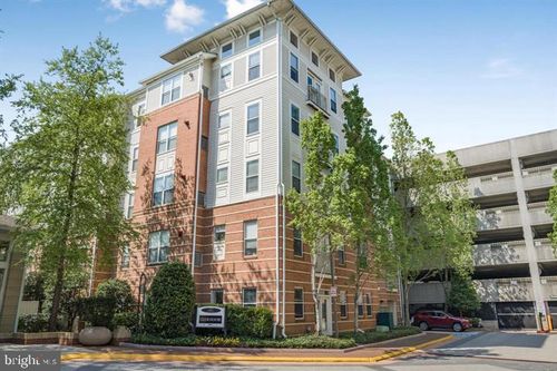 unit-203-9486 Virginia Center Blvd, VIENNA, VA, 22181-4805 | Card Image