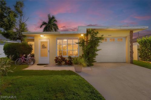 520 99th Ave N, Naples, FL, 34108-2228 | Card Image