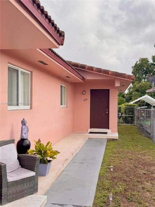 628-628 W 17th St, Hialeah, FL, 33010-2415 | Card Image