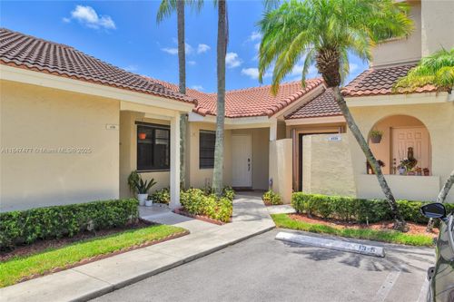 6326 Nw 170th Ter, Hialeah, FL, 33015-4633 | Card Image