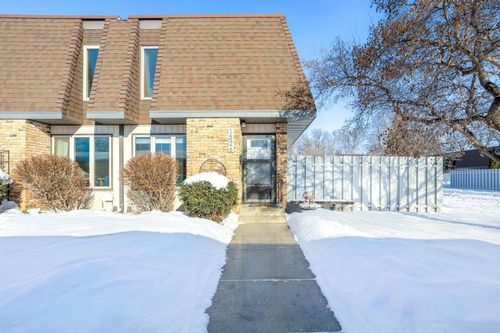 1526 16 1/2 St S, Fargo, ND, 58103-4030 | Card Image