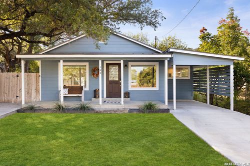 102 Ranchview Dr, Johnson City, TX, 78636-4369 | Card Image