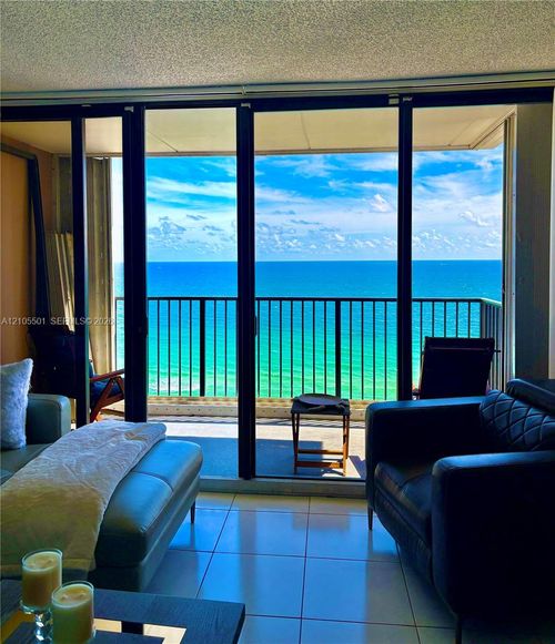 1902-2101 Ocean Dr, Hollywood, FL, 33019-2558 | Card Image
