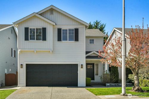 131 Glennwood Pl Ne, Renton, WA, 98056-5807 | Card Image