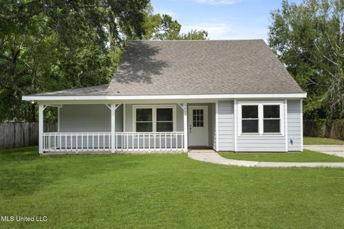 7083 Holly St, Bay Saint Louis, MS, 39520-9414 | Card Image