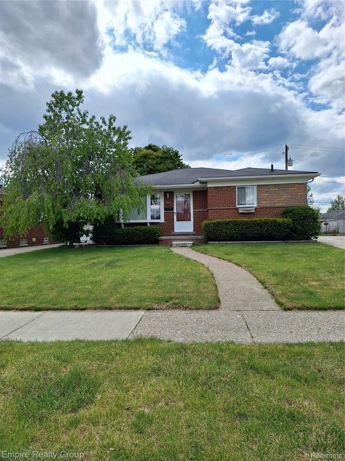 8547 Kinloch Street, Dearborn Heights, MI, 48127 | Card Image