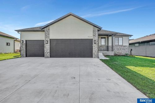 9324 S 86th St, Lincoln, NE, 68516-9517 | Card Image