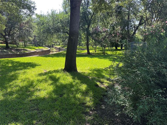 Sought after creek lot | Image 36
