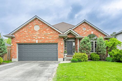 49 Parkview Dr, Dorchester, ON, N0L1G2 | Card Image