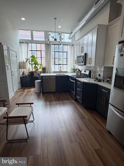 apt-1a-327 Race St, PHILADELPHIA, PA, 19106-1834 | Card Image