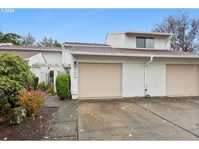 3320 Ne 29 Th St, Condo with 2 bedrooms, 2 bathrooms and 1 parking in Gresham OR | Image 3