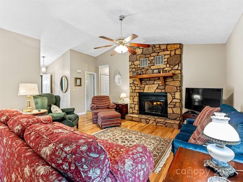 128 View De Lake Dr, Etowah, NC, 28729-7719 | Card Image